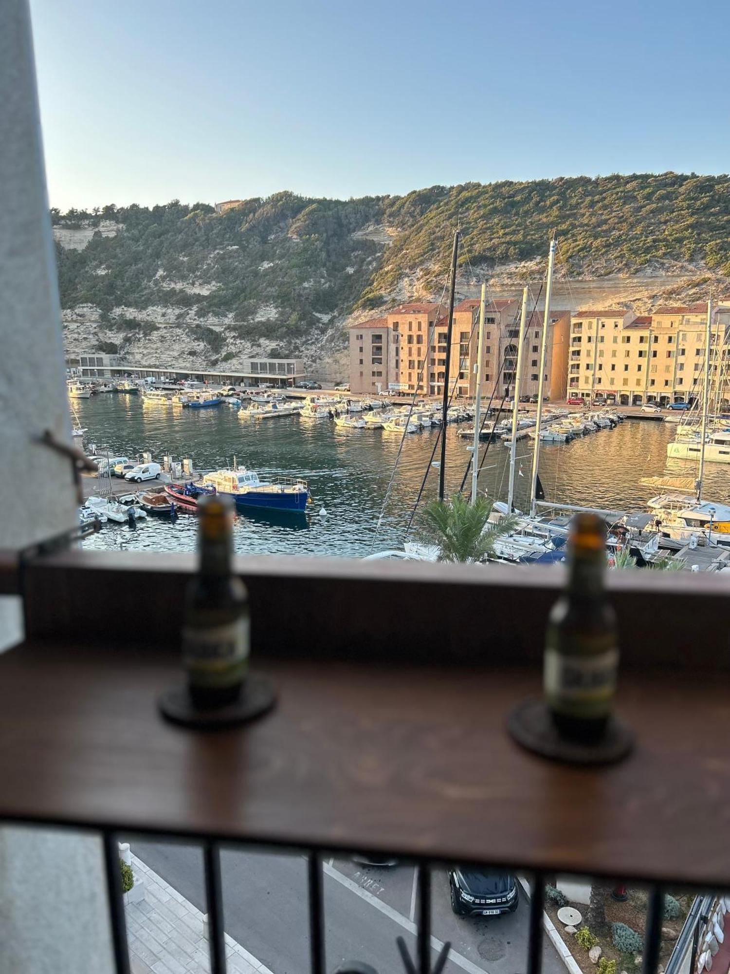 Vue Sur Le Port - Chez Carlu *